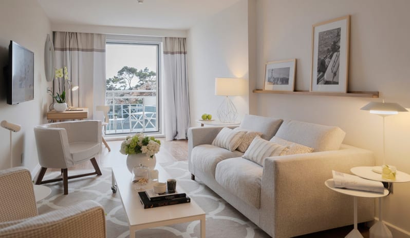 HOTEL BELLEVUE - EXECUTIVE SUITE SOFA